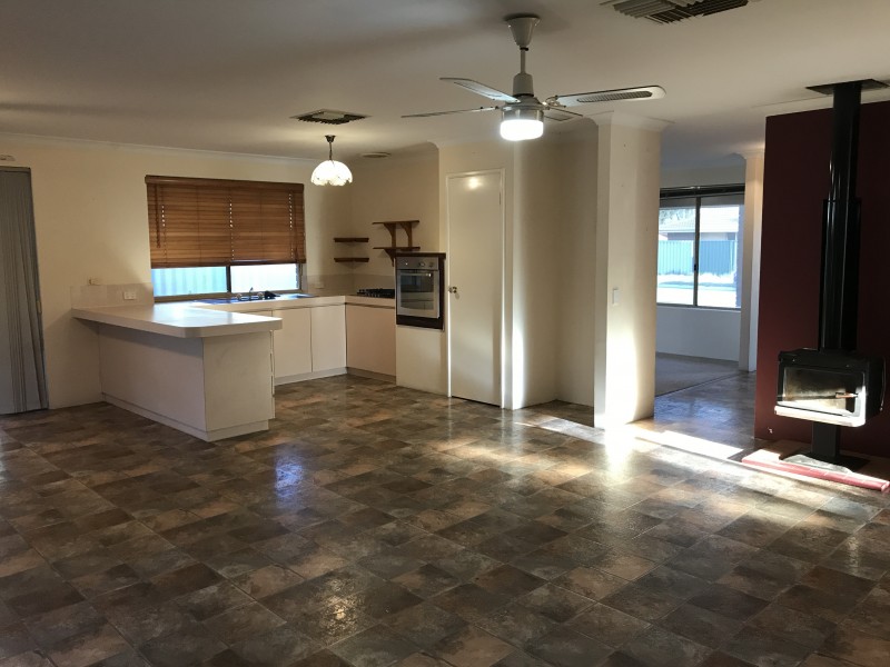 2 Berkeley Close, Greenfields WA 6210