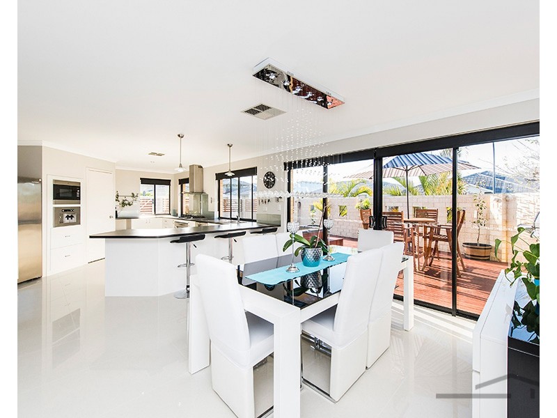 1 Acerosa Boulevard, Halls Head WA 6210