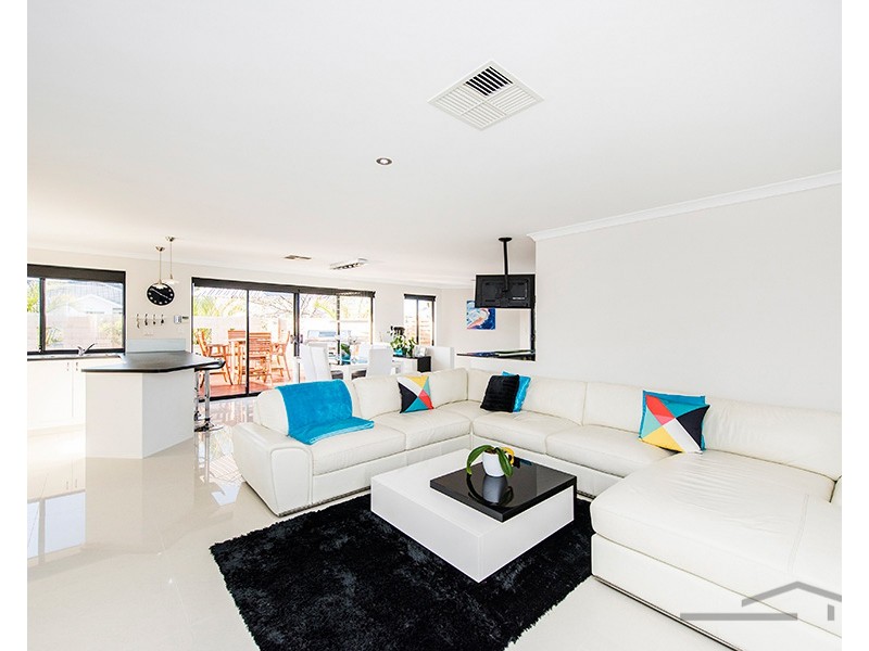 1 Acerosa Boulevard, Halls Head WA 6210