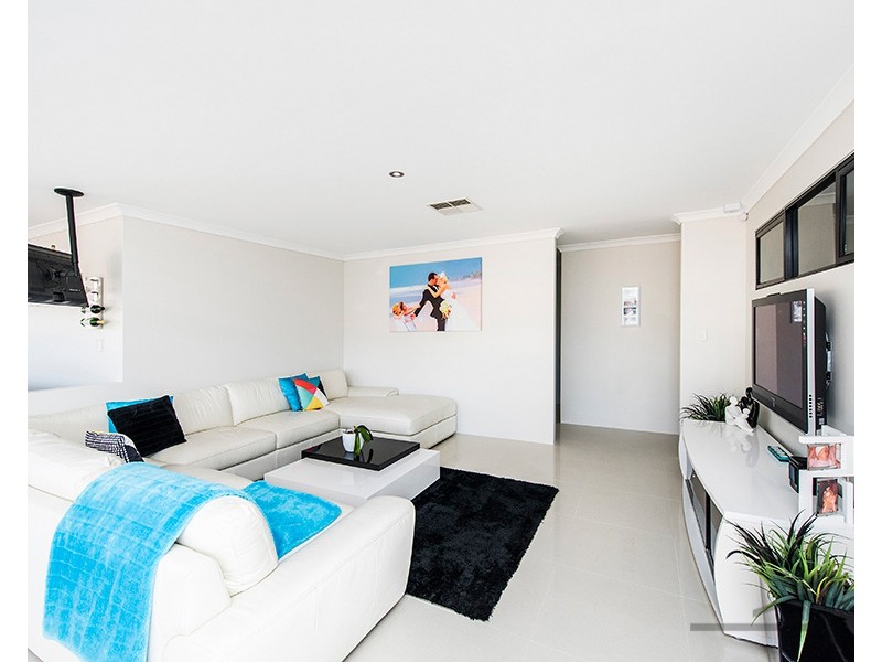 1 Acerosa Boulevard, Halls Head WA 6210