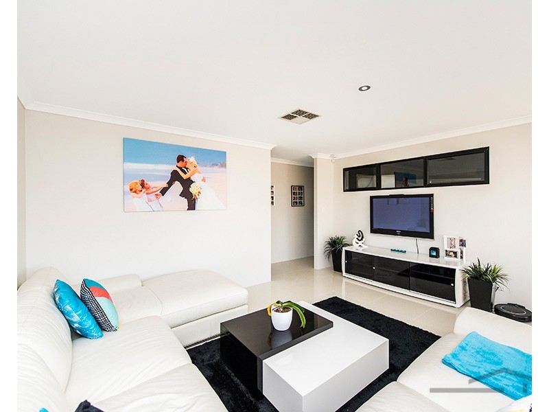 1 Acerosa Boulevard, Halls Head WA 6210