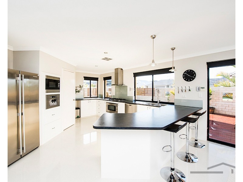 1 Acerosa Boulevard, Halls Head WA 6210