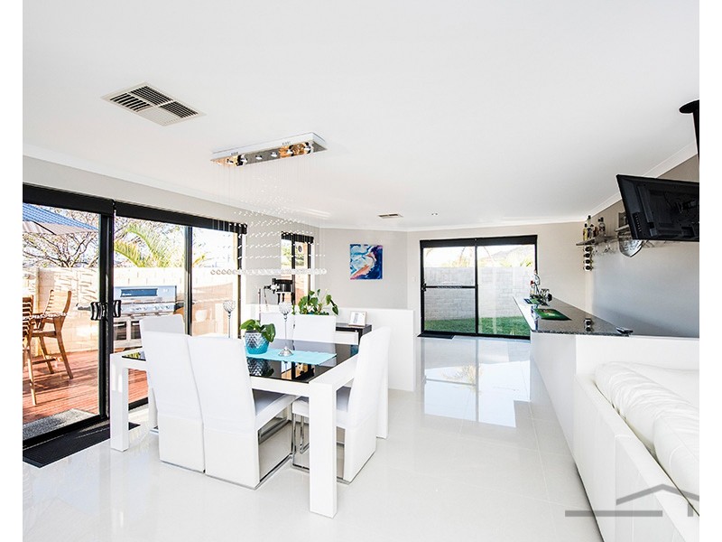 1 Acerosa Boulevard, Halls Head WA 6210