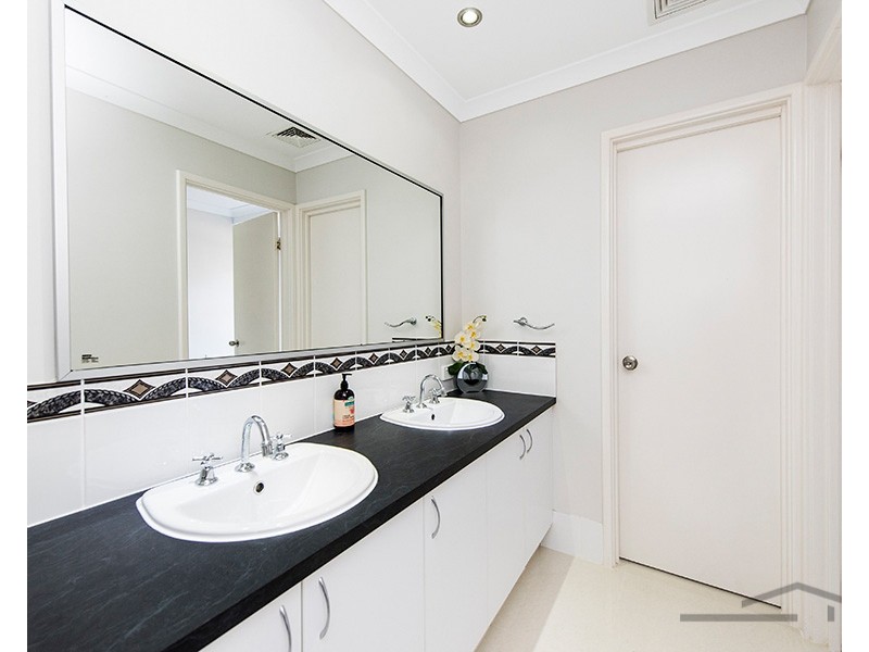 1 Acerosa Boulevard, Halls Head WA 6210