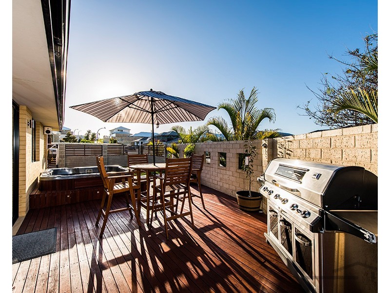 1 Acerosa Boulevard, Halls Head WA 6210