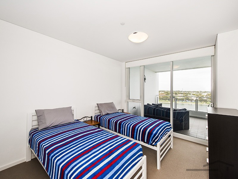 904/3 Marco Polo Drive, Mandurah WA 6210