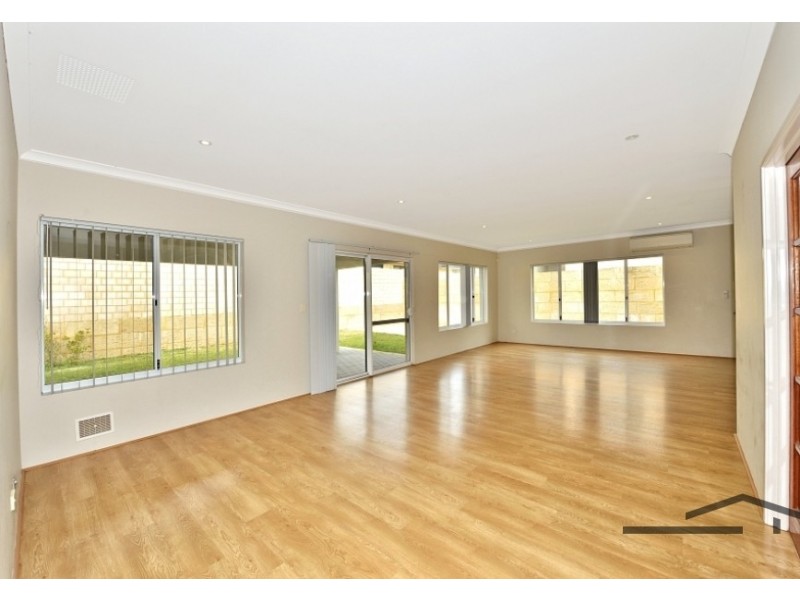 12 Ferguson Street, Wannanup WA 6210