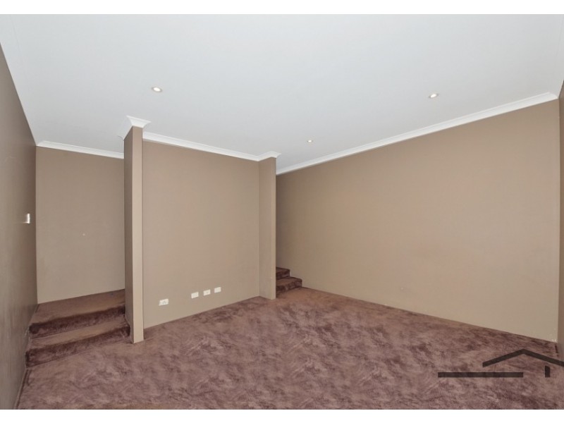 12 Ferguson Street, Wannanup WA 6210