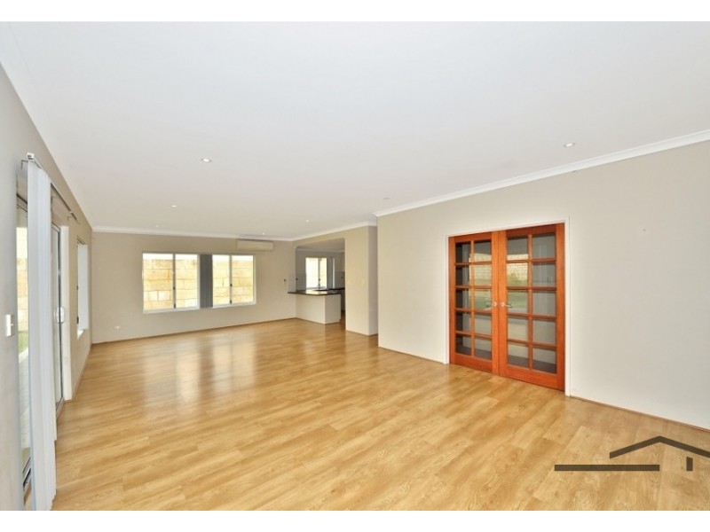 12 Ferguson Street, Wannanup WA 6210