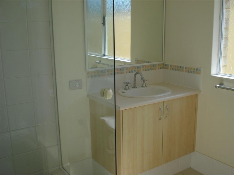 40 Ravendale Drive, Dudley Park WA 6210