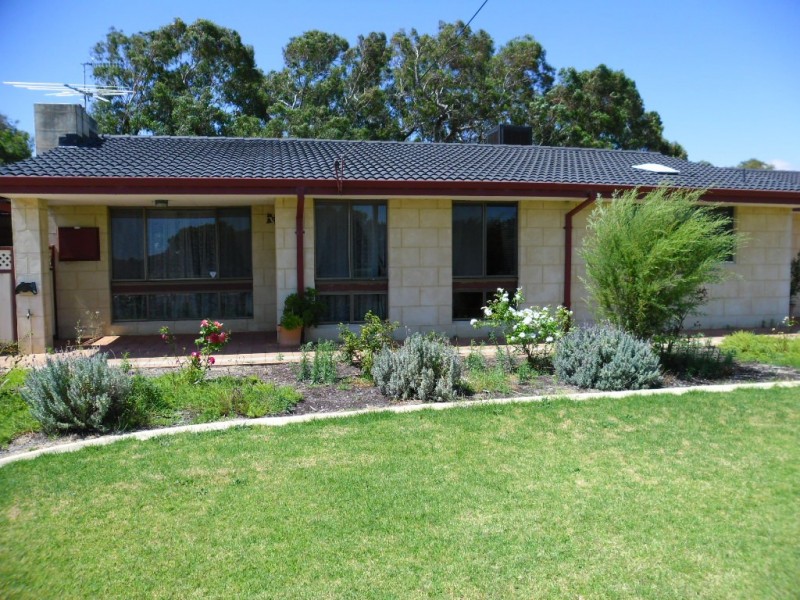 1 Nairn Road, Coodanup WA 6210
