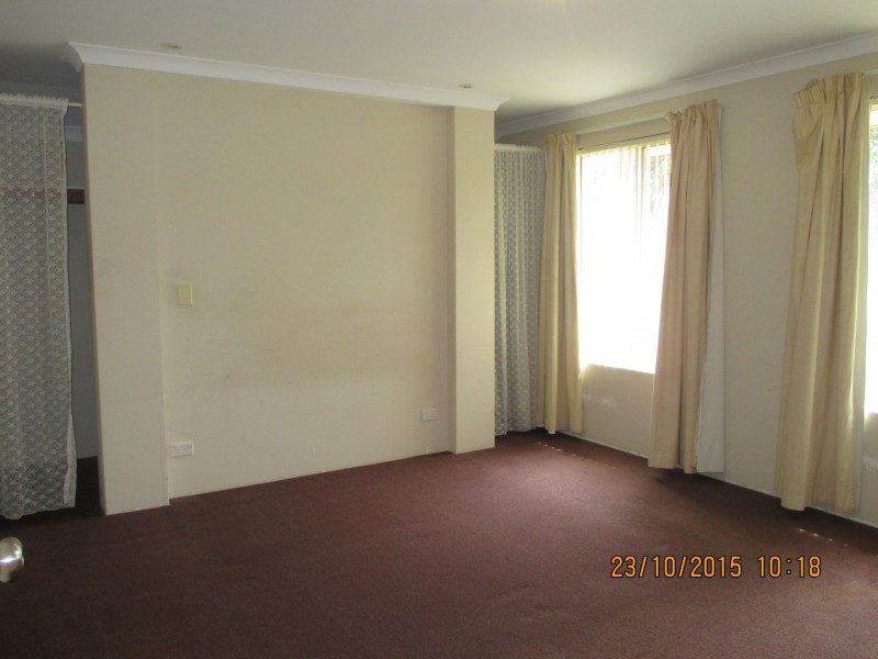 17  Rosebud Place, Halls Head WA 6210