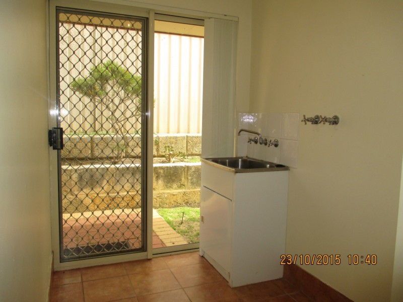 17  Rosebud Place, Halls Head WA 6210