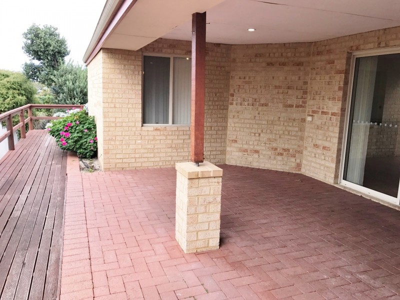 17  Rosebud Place, Halls Head WA 6210