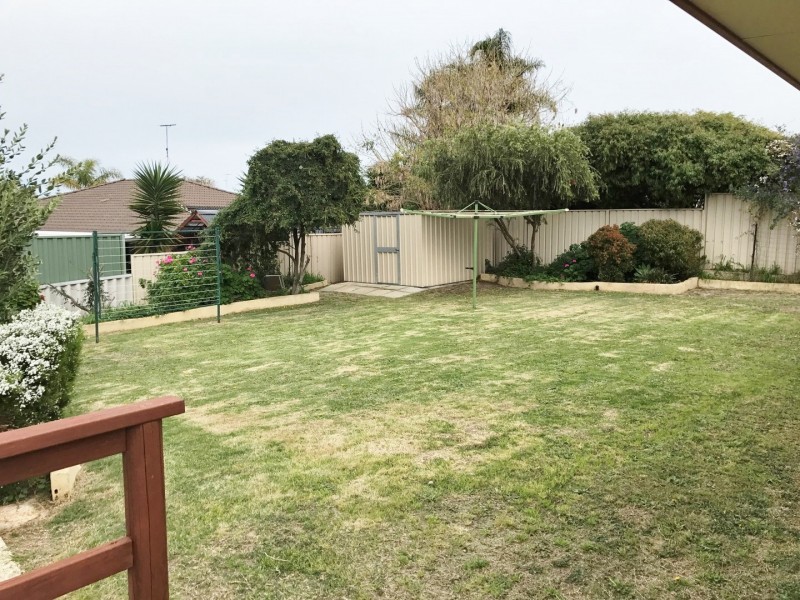 17  Rosebud Place, Halls Head WA 6210