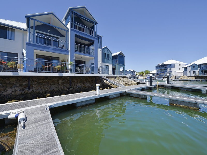 2/206 Mary Street, Halls Head WA 6210