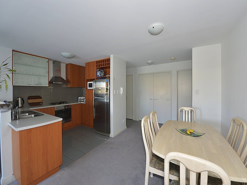 2/206 Mary Street, Halls Head WA 6210