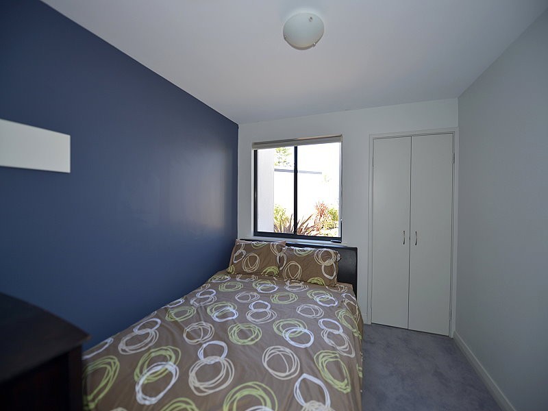 2/206 Mary Street, Halls Head WA 6210