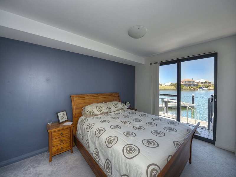 2/206 Mary Street, Halls Head WA 6210