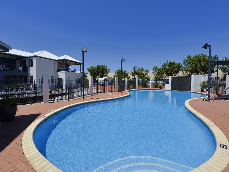 2/206 Mary Street, Halls Head WA 6210