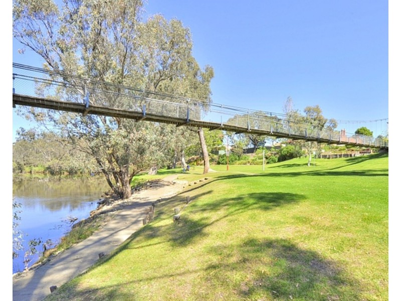 16 Holloway Turn, Ravenswood WA 6208