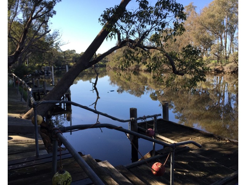 16 Holloway Turn, Ravenswood WA 6208