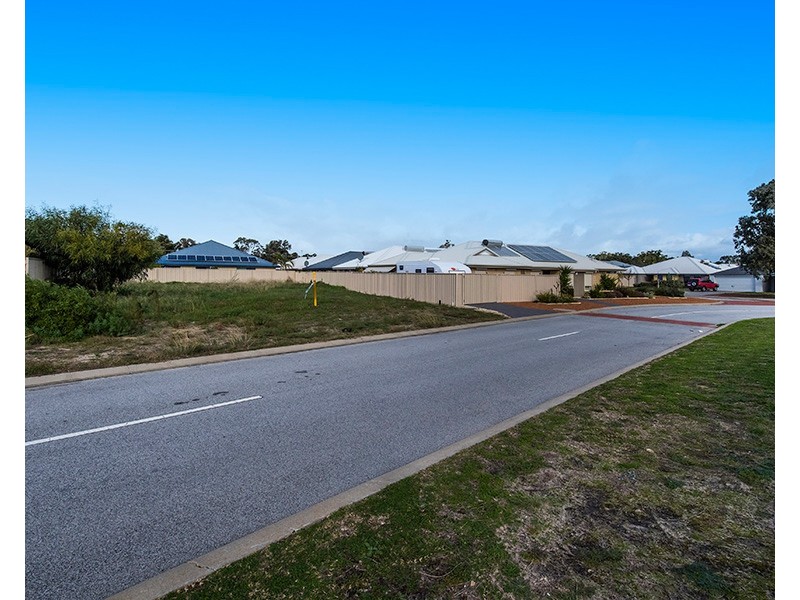 16 Holloway Turn, Ravenswood WA 6208