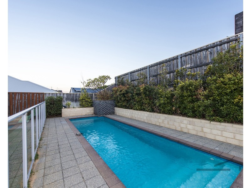5 Acerosa Boulevard, Halls Head WA 6210