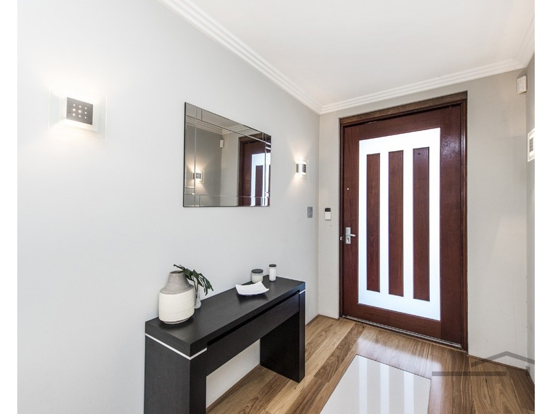 5 Acerosa Boulevard, Halls Head WA 6210