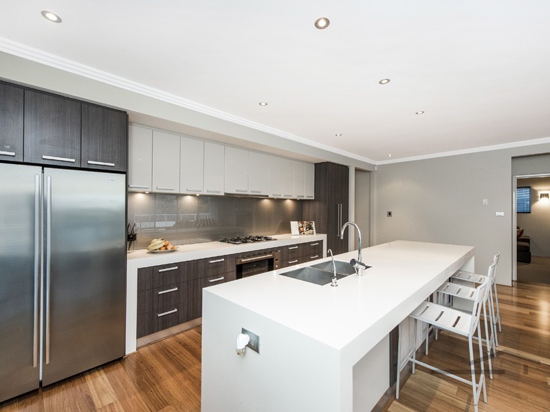 5 Acerosa Boulevard, Halls Head WA 6210