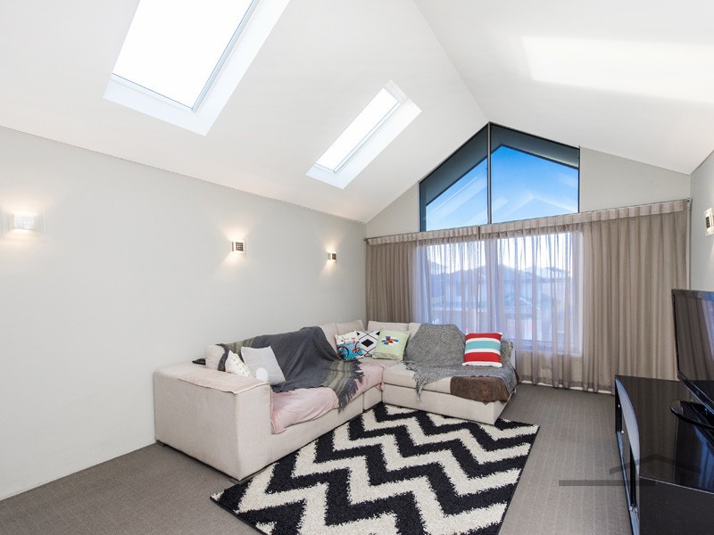 5 Acerosa Boulevard, Halls Head WA 6210