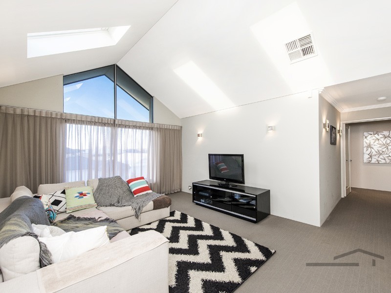 5 Acerosa Boulevard, Halls Head WA 6210