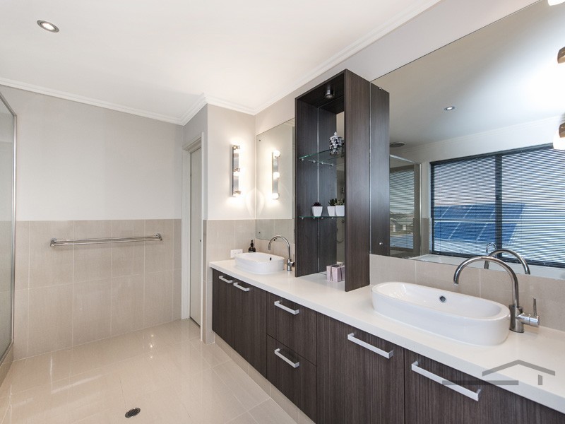 5 Acerosa Boulevard, Halls Head WA 6210