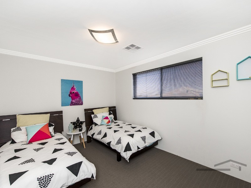 5 Acerosa Boulevard, Halls Head WA 6210