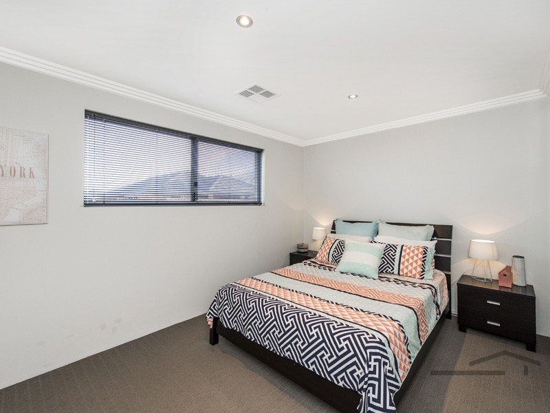 5 Acerosa Boulevard, Halls Head WA 6210