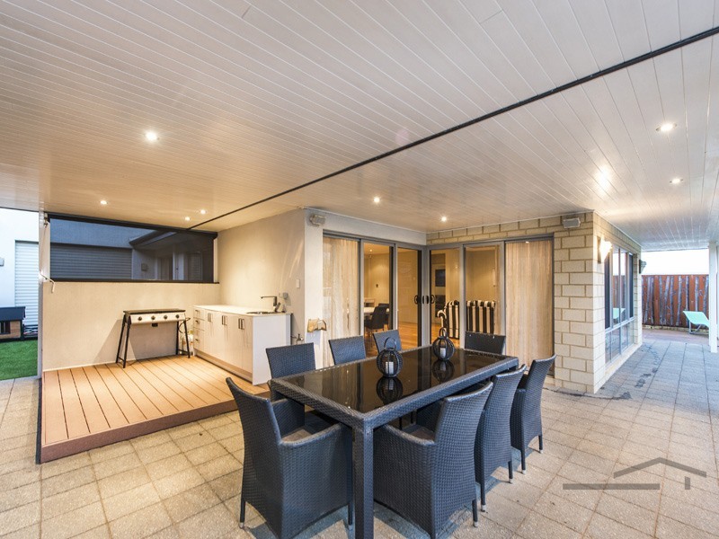 5 Acerosa Boulevard, Halls Head WA 6210