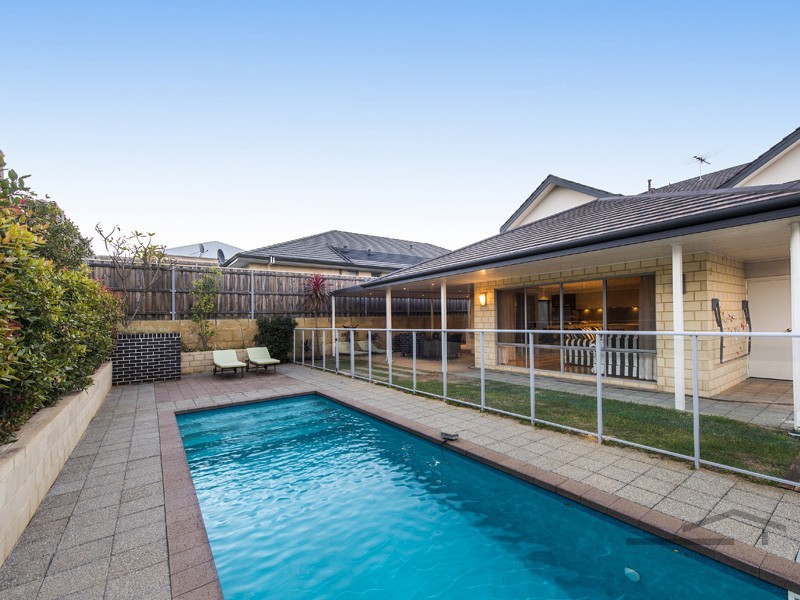 5 Acerosa Boulevard, Halls Head WA 6210