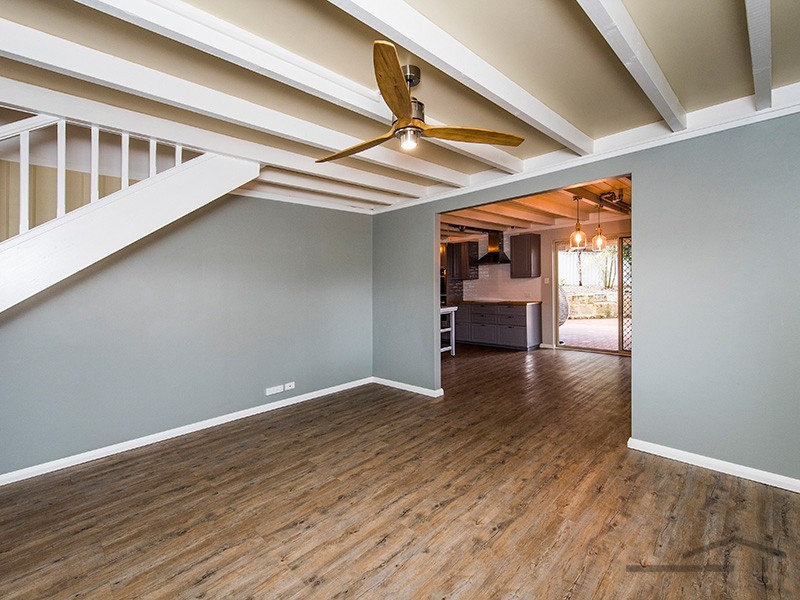 4B Magnolia Rise, Halls Head WA 6210