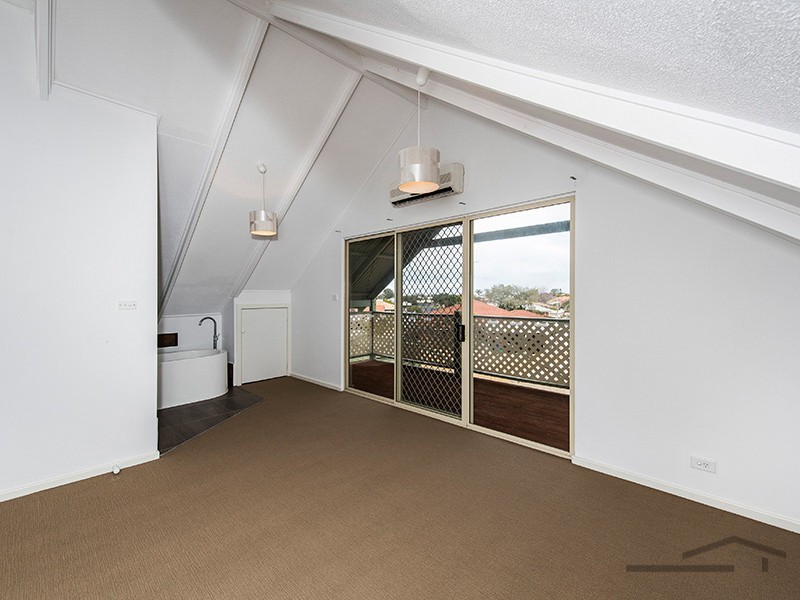 4B Magnolia Rise, Halls Head WA 6210