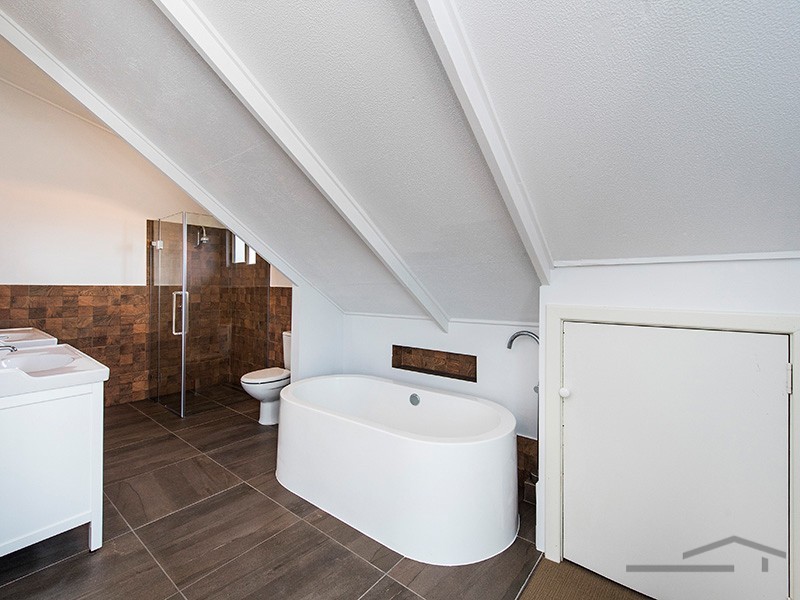 4B Magnolia Rise, Halls Head WA 6210