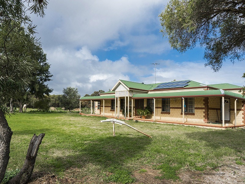 104 Red Road, Parklands WA 6180