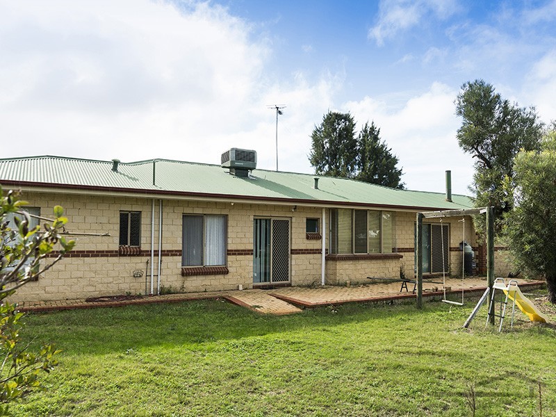 104 Red Road, Parklands WA 6180