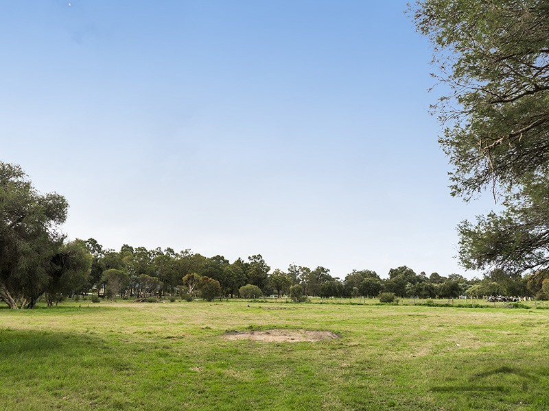 104 Red Road, Parklands WA 6180