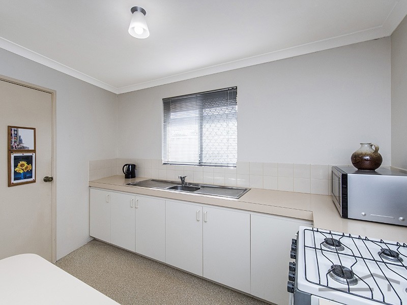 8 Coodanup Drive, Coodanup WA 6210