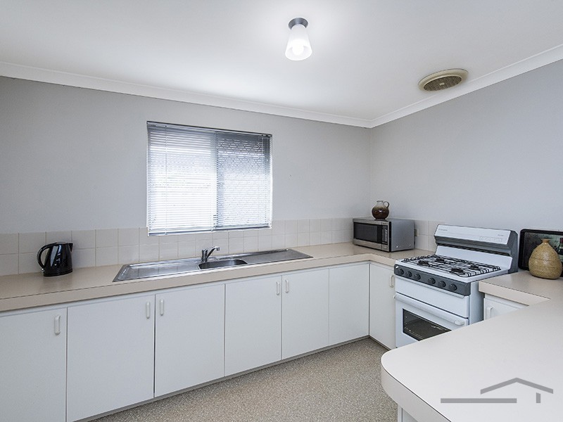 8 Coodanup Drive, Coodanup WA 6210