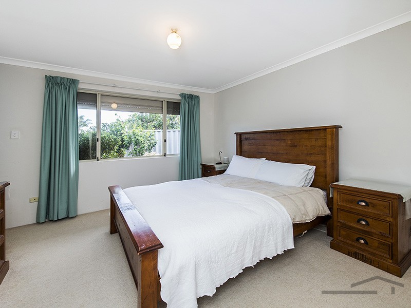 8 Coodanup Drive, Coodanup WA 6210