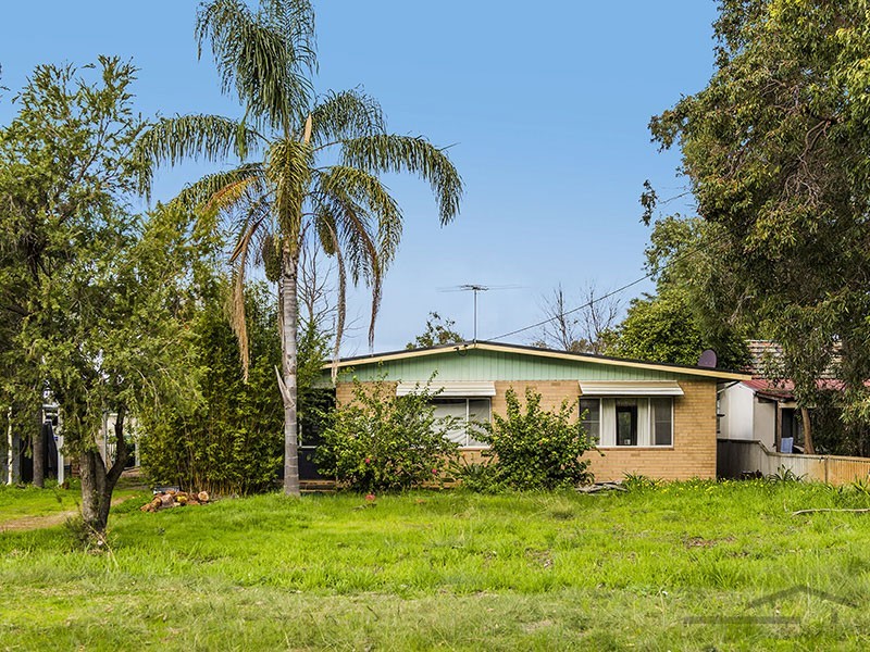 33 Roy Road, Coodanup WA 6210