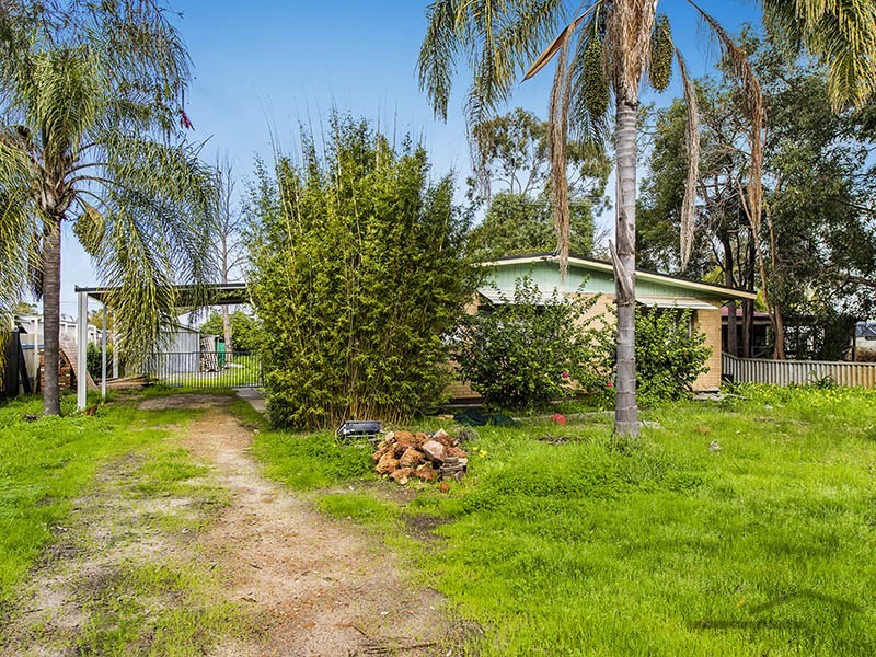 33 Roy Road, Coodanup WA 6210