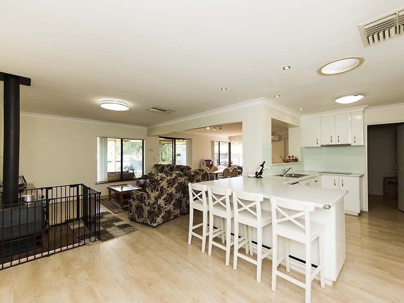 49 Carina Circle, Halls Head WA 6210