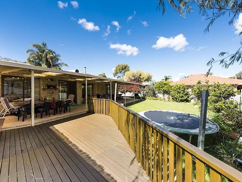 49 Carina Circle, Halls Head WA 6210